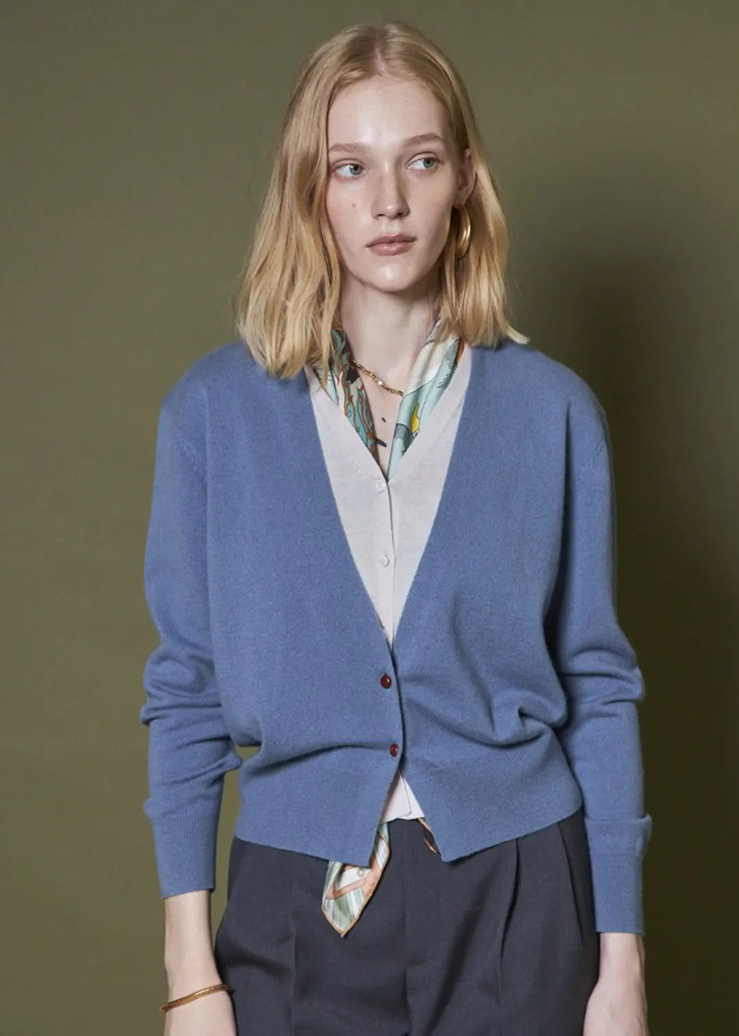 메종드이네스 LAYERED V-NECK CARDIGAN_BLUE 상품 이미지 2