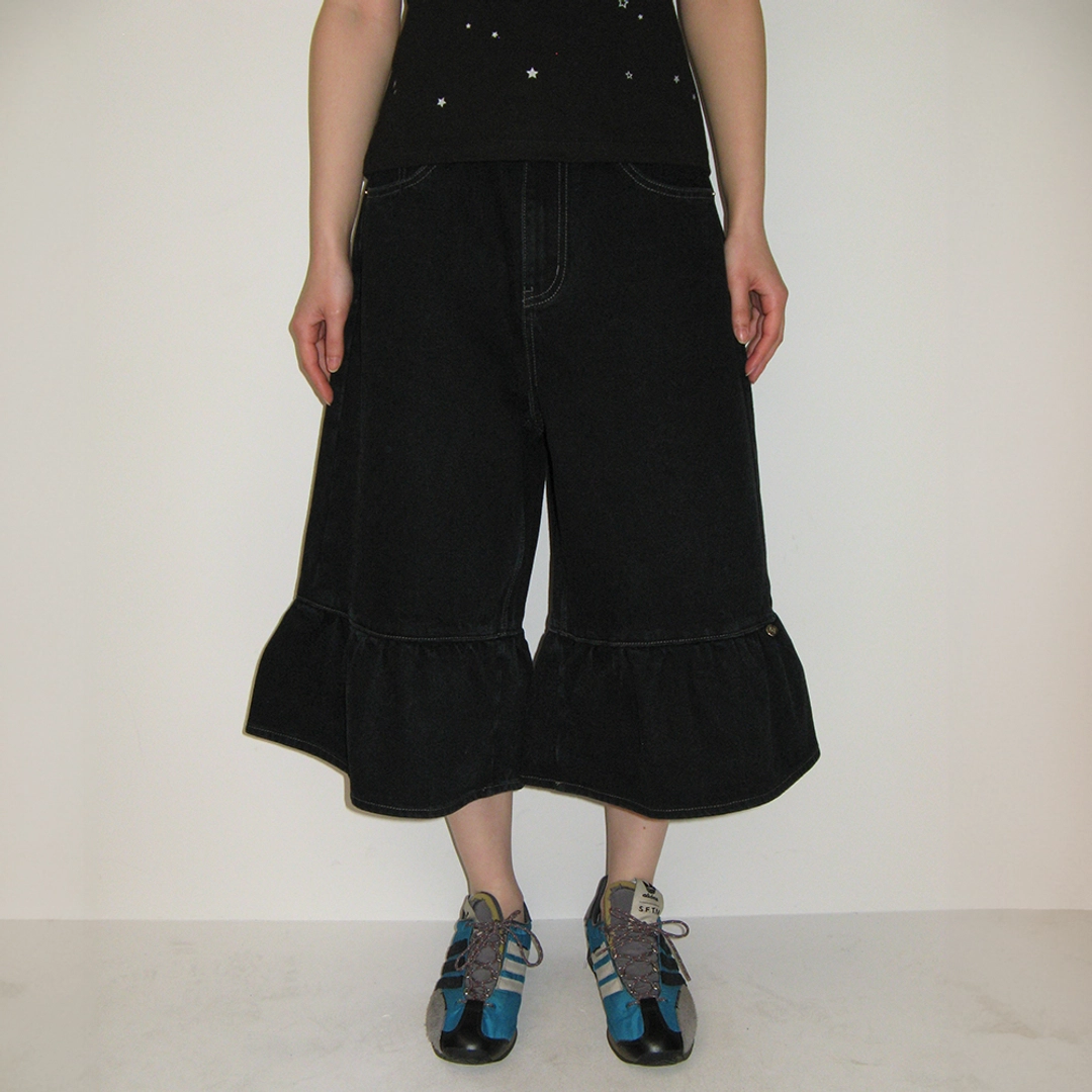 론론 FLOUNCE HEM DENIM PANTS BLACK 상품 이미지 1