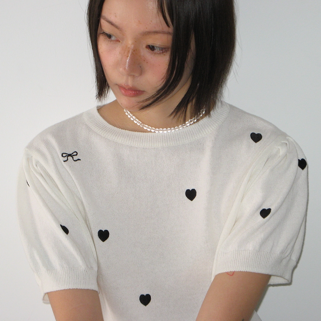 론론 RIBBON HEART PATTERN HALF KNIT IVORY BLACK 상품 이미지 2