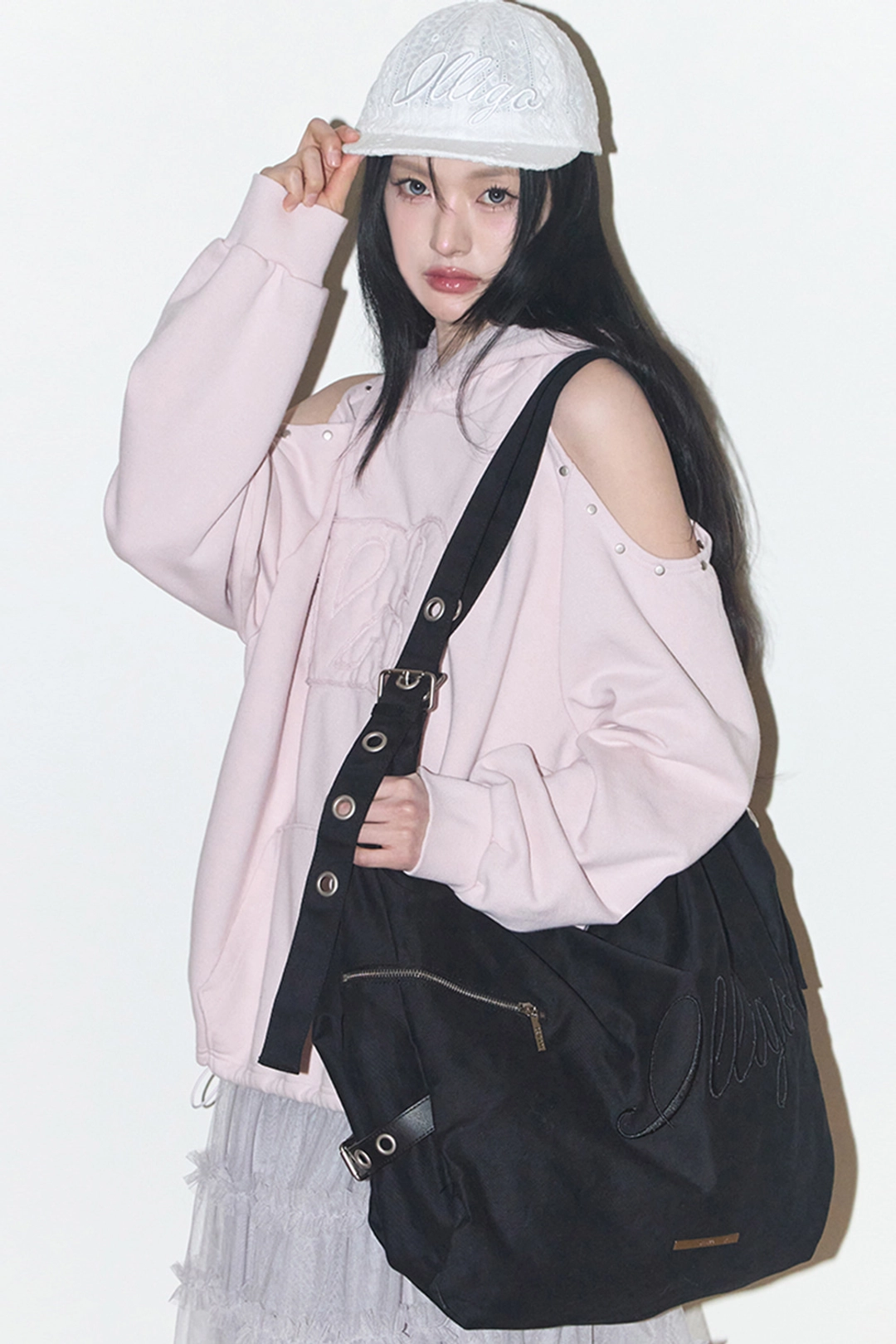 일리고 레터 빅 숄더 백 블랙 상품 이미지 2