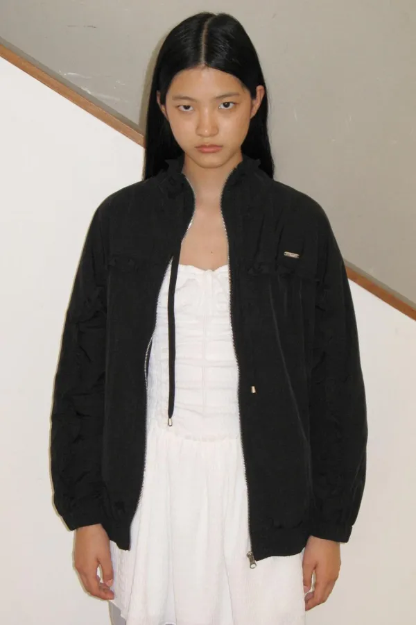 Circle Line Frill Windbreaker (Black)
