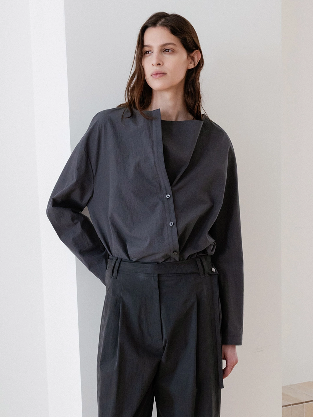 루에브르 Crease Cowl Neck Blouse SW5AB325_2color 상품 이미지 2