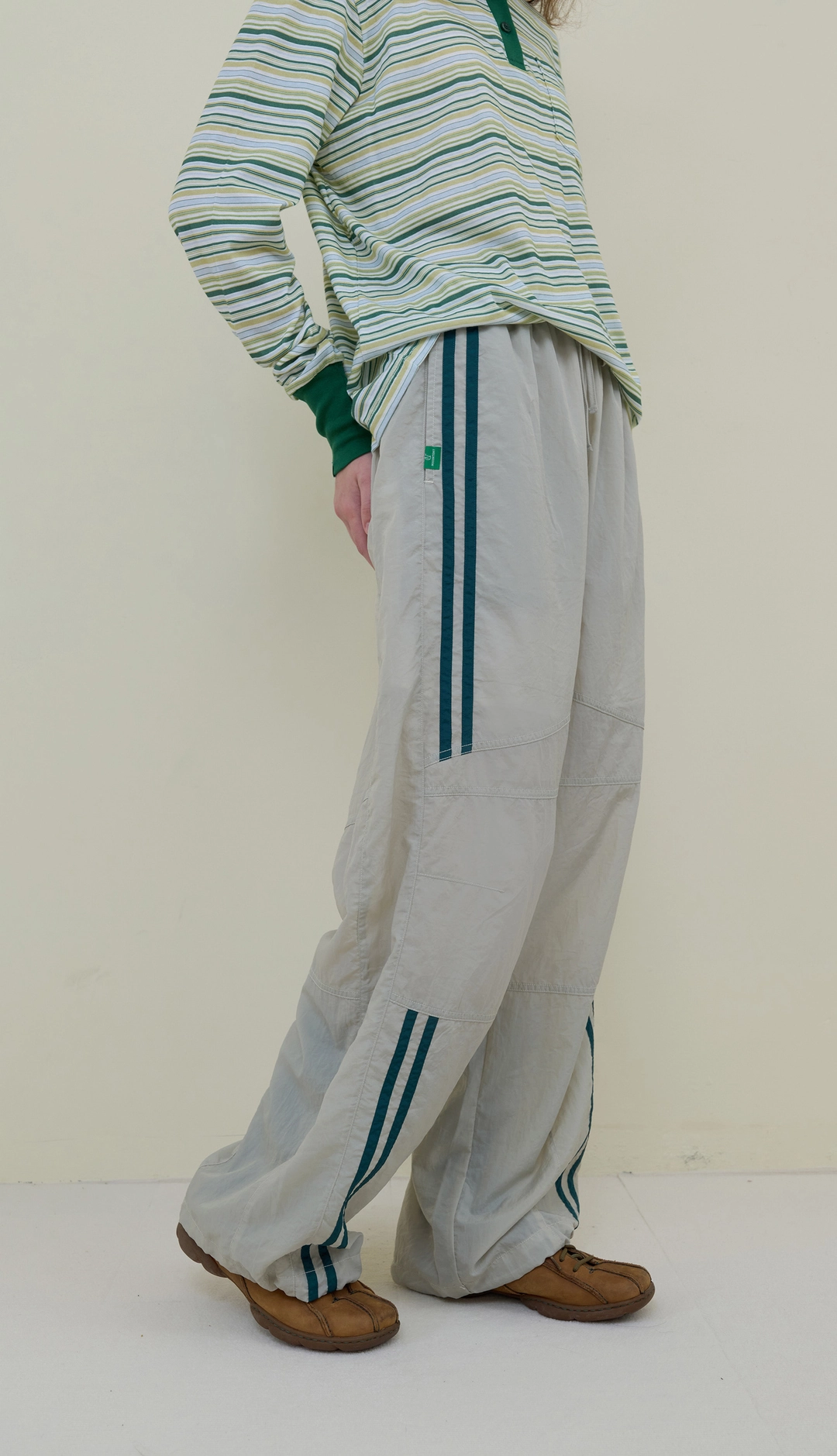 노컨텐츠 241. Line Nylon Pants _ Light Beige 상품 이미지 2