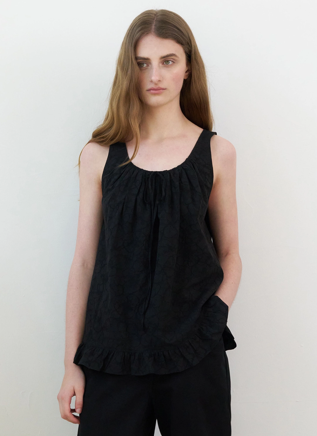 르닐 Eris lace Sleeveless (Black) 상품 이미지 1