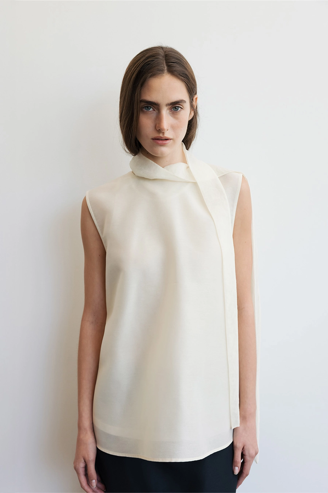 르917 SCARF SLEEVELESS JERSEY TOP [IVORY] 상품 이미지 2