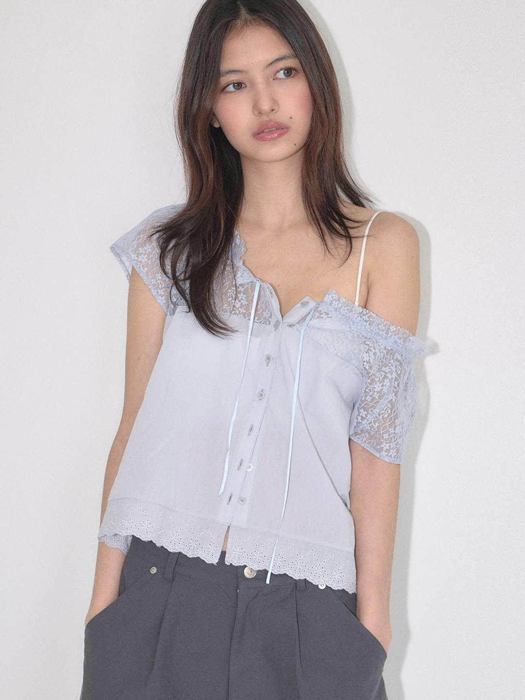 마가린핑거스 FLOWER LACE BLOUSE (LIGHT BLUE) 상품 이미지 2