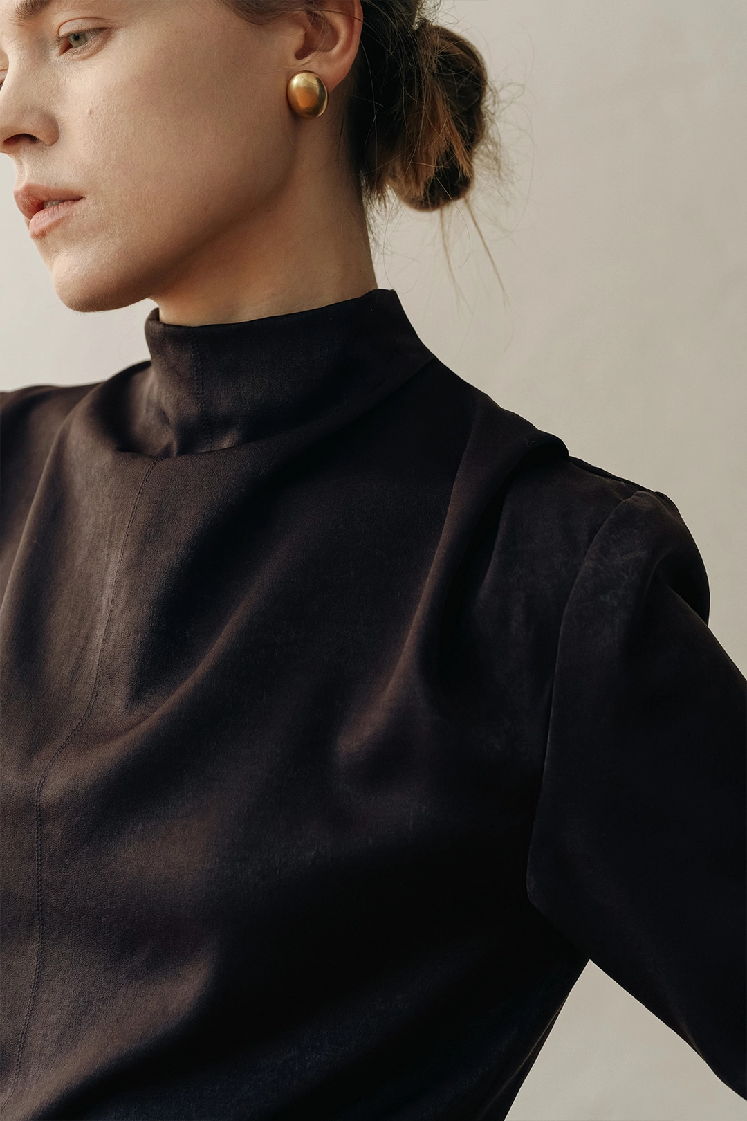 엘보른 Nella Half-neck Blouse 상품 이미지 2