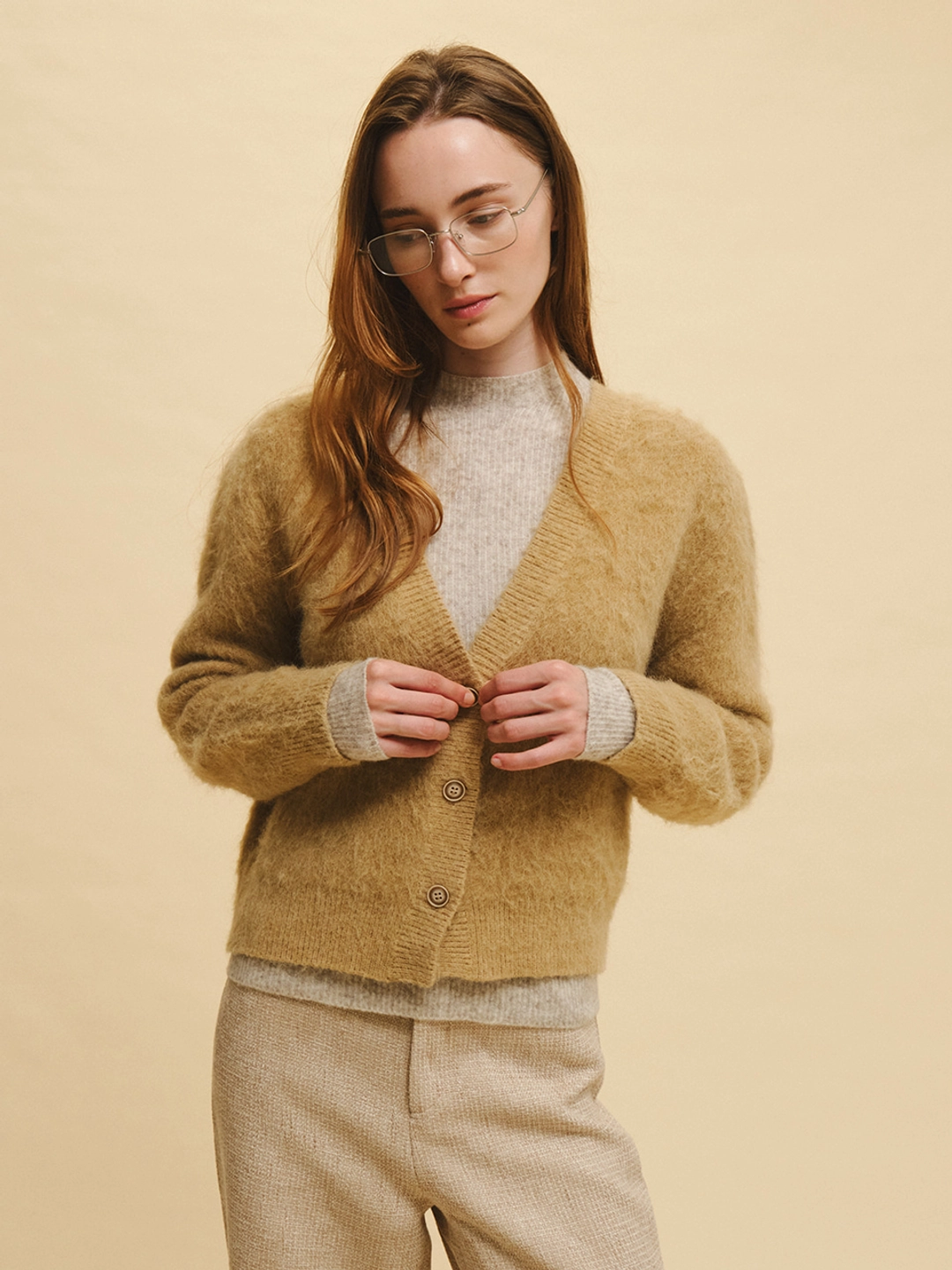 르니나 MINUEL hairy v-neck cardigan_butter camel 상품 이미지 3