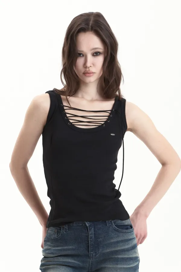 EYELET U-NECK SLEEVE BLACK