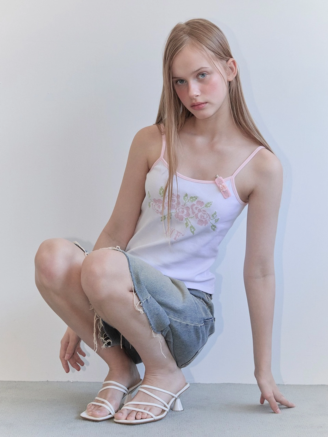 마가린핑거스 ROSE EMBROIDERY TANK TOP (WHITE) 상품 이미지 2