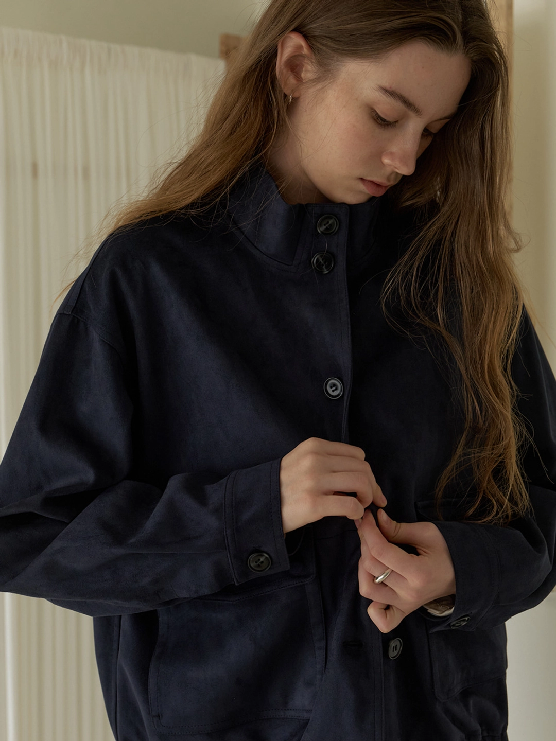 어몽 A SUEDE BOMBER JUMPER_NAVY 상품 이미지 3
