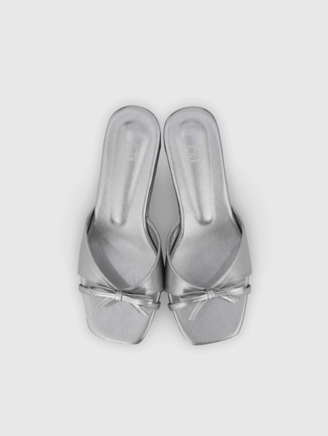 CLASSIC RIBBON MULE (SILVER)
