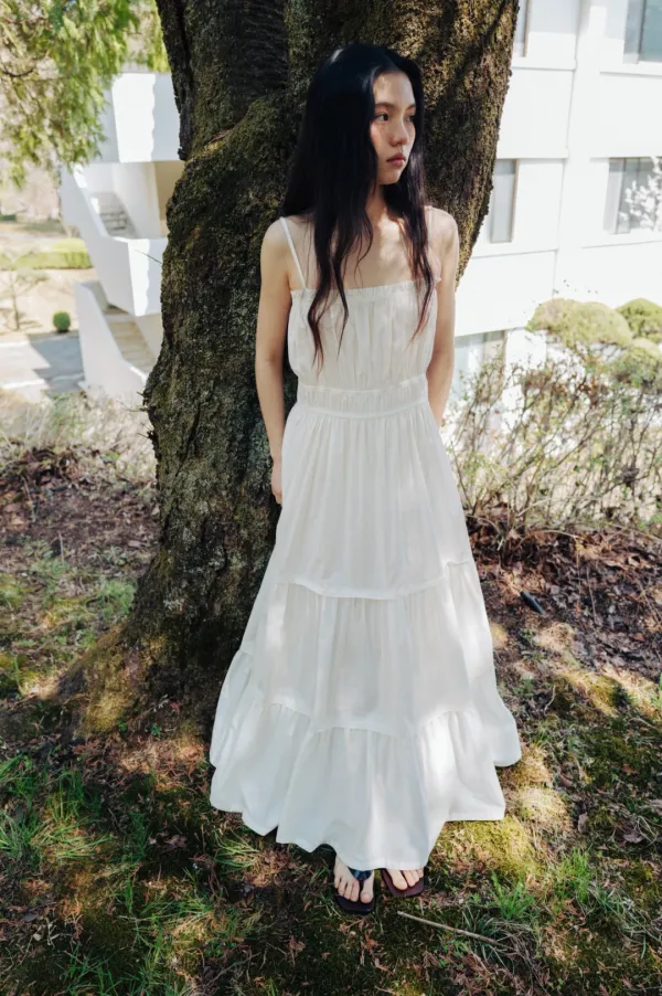 Lightweight cotton tiered maxi dress (ivory / dark gray)