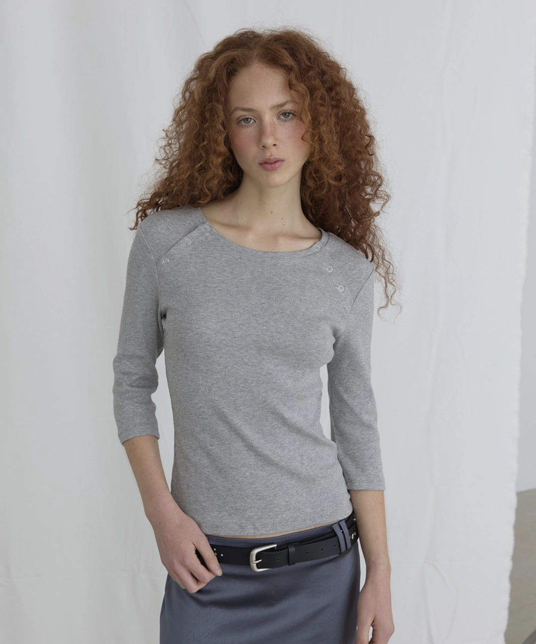 오데스 3/4 BUTTON TEE - GREY 상품 이미지 2