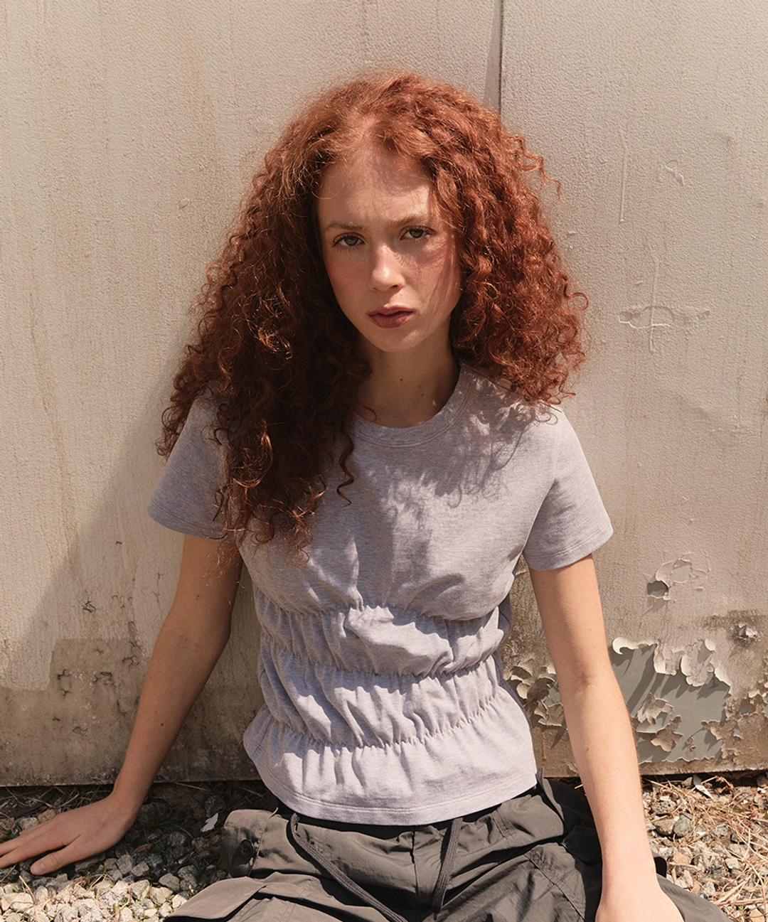 오데스 WAVE SHIRRING HALF TEE - GREY 상품 이미지 2