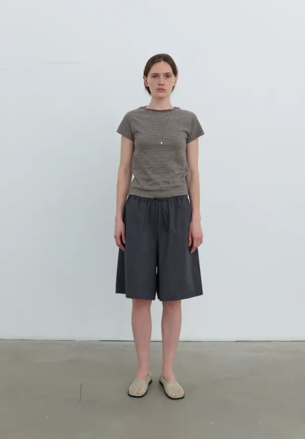 Flare bermuda pants (charcoal)