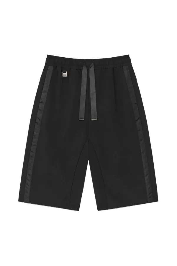 SIDE TAPING BERMUDA PANTS IN BLACK