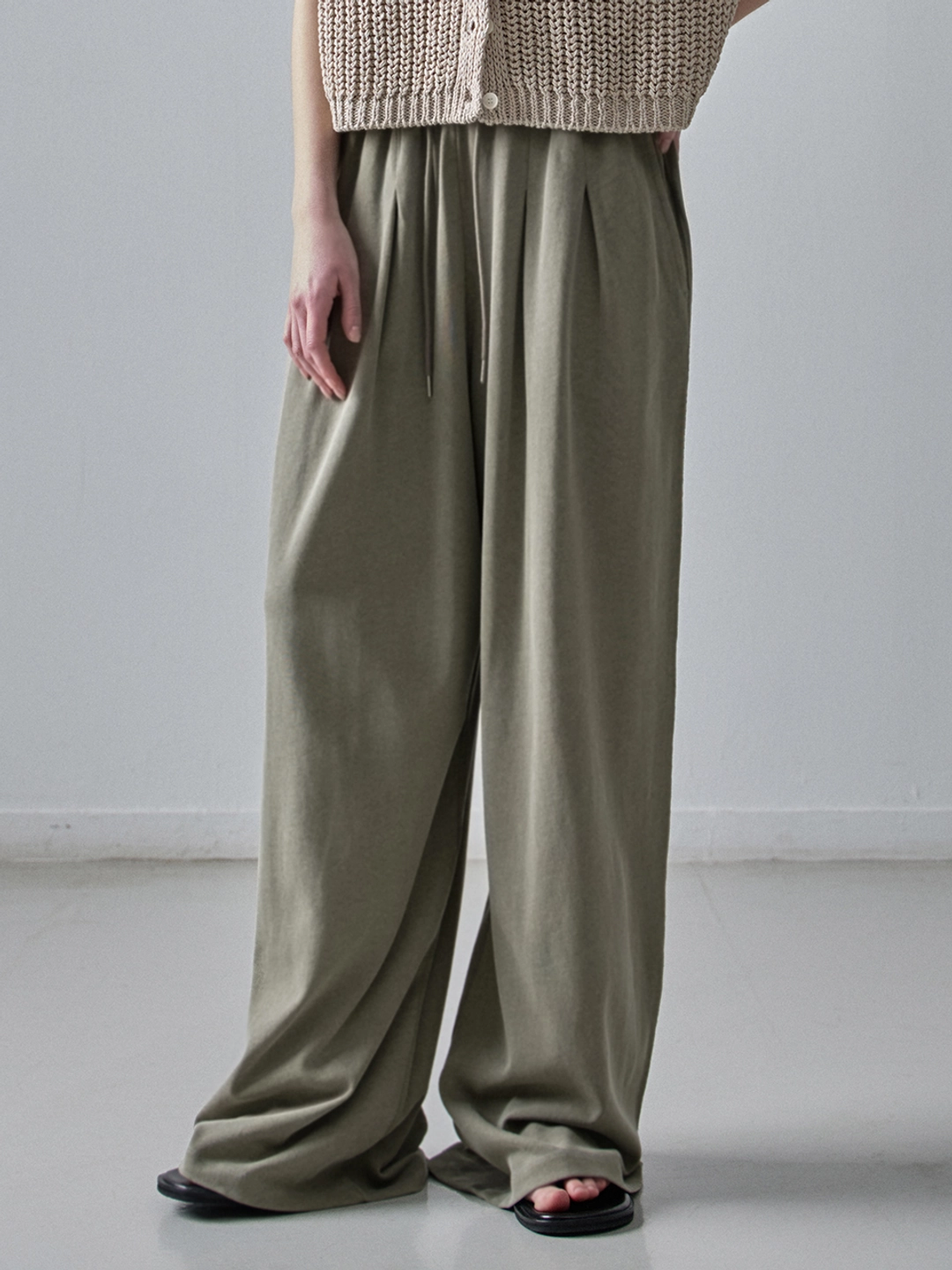 파사드패턴 와이드 릴렉스 밴딩 팬츠_khaki beige 상품 이미지 3