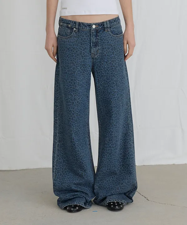 [레이 착용] LEOPARD STRAIGHT DENIM PANTS