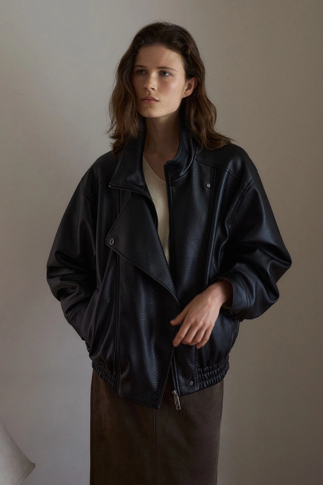 라메레이 Leather Funnel Neck Jacket[LMBFAUJK122]-Black 상품 이미지 1