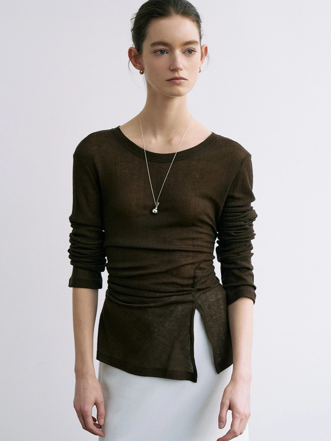 아워코모스 comos 1674 twisted slit T-shirt (brown) 상품 이미지 1