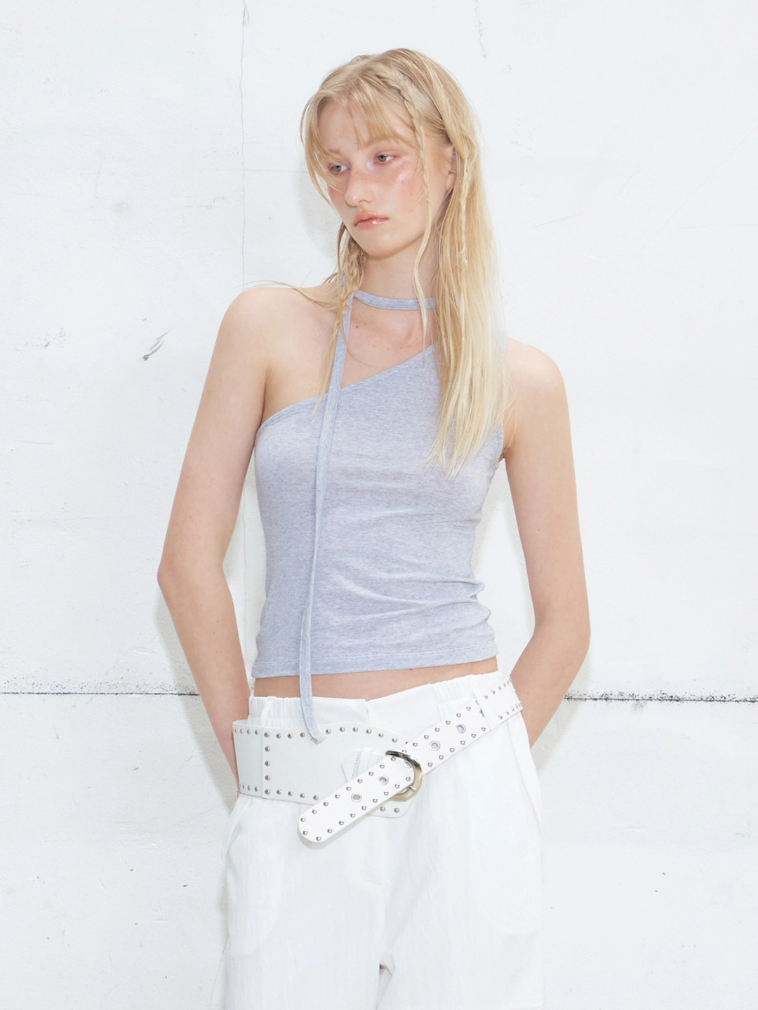 에트몽 Tie One Shoulder Sleeveless Top, Blue Grey 상품 이미지 2
