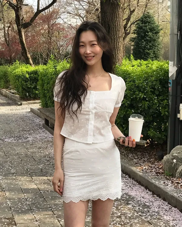 @diaryFloral square blouse (Ivory)Scarlett mini skirt (Ivory)