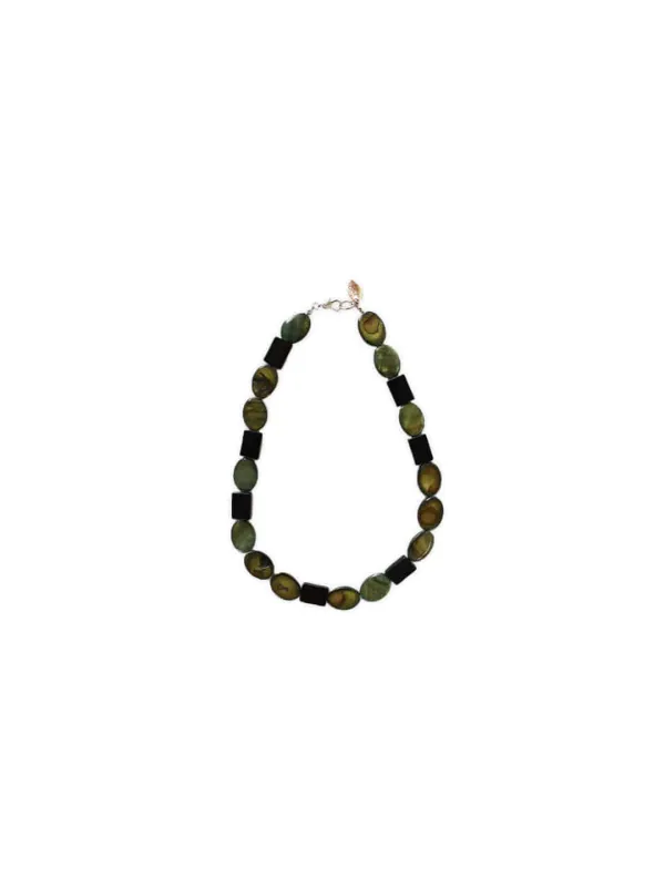 SELA SHELL NECKLACE DEEP GREEN BLACK MIX