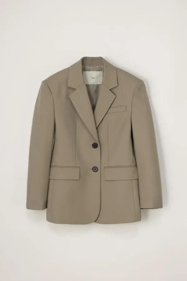 ESSENTIAL 2 BUTTON WOOL BLAZER SAND BEIGE