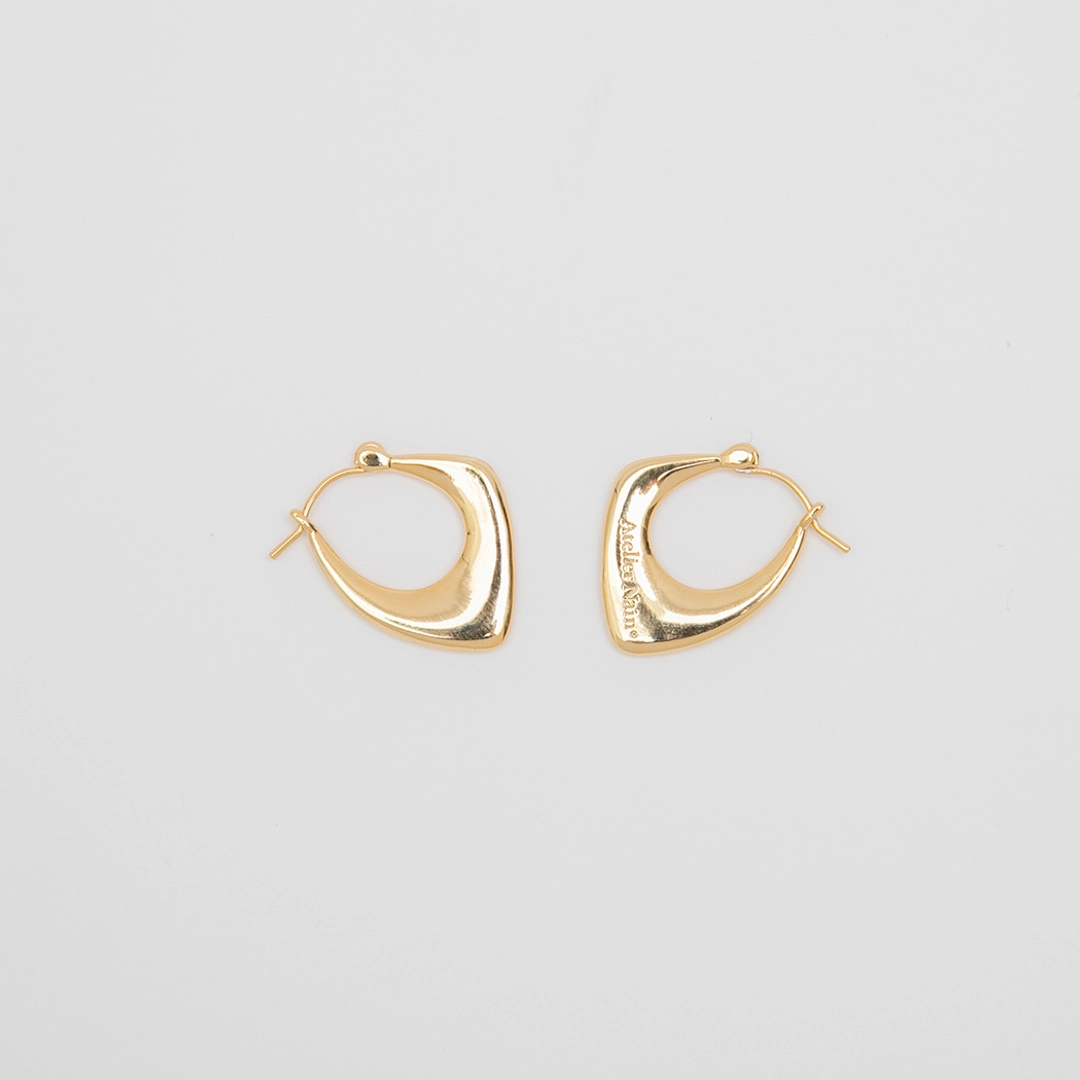 아뜰리에 나인 (E-1599)FLAT TRIANGLE SHAPE EARRING 상품 이미지 2
