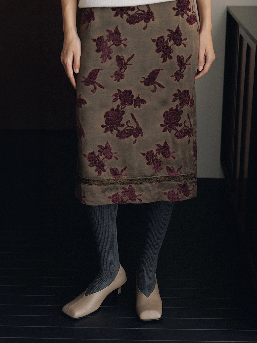 루에브르 Floral Jacquard Lace Midi Skirt SW6AS877_2color 상품 이미지 1