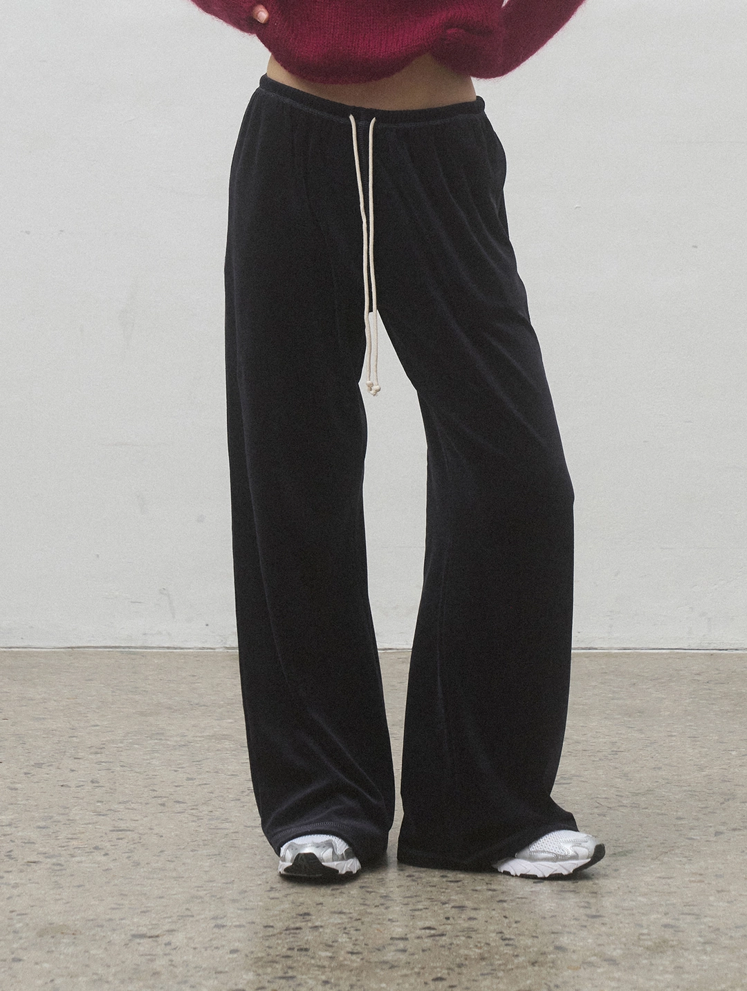 포에토 LOUNGE VELOUR PANTS - NAVY 상품 이미지 2