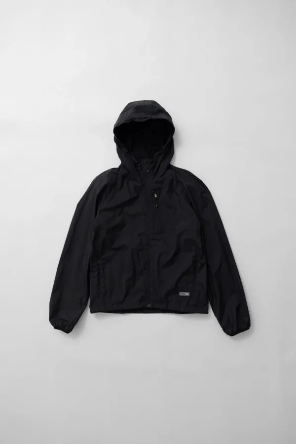 a sporty jumper (black)
