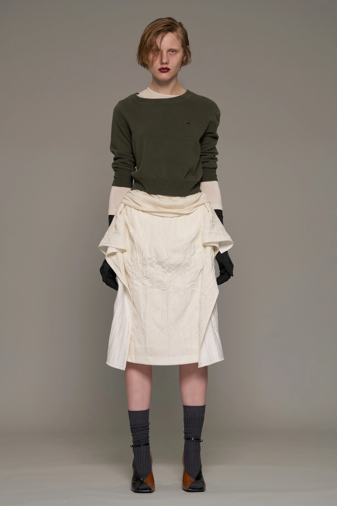 푸쉬버튼 FW26 KHAKI LAYERED GLOVE DETAIL KNIT TOP 상품 이미지 1