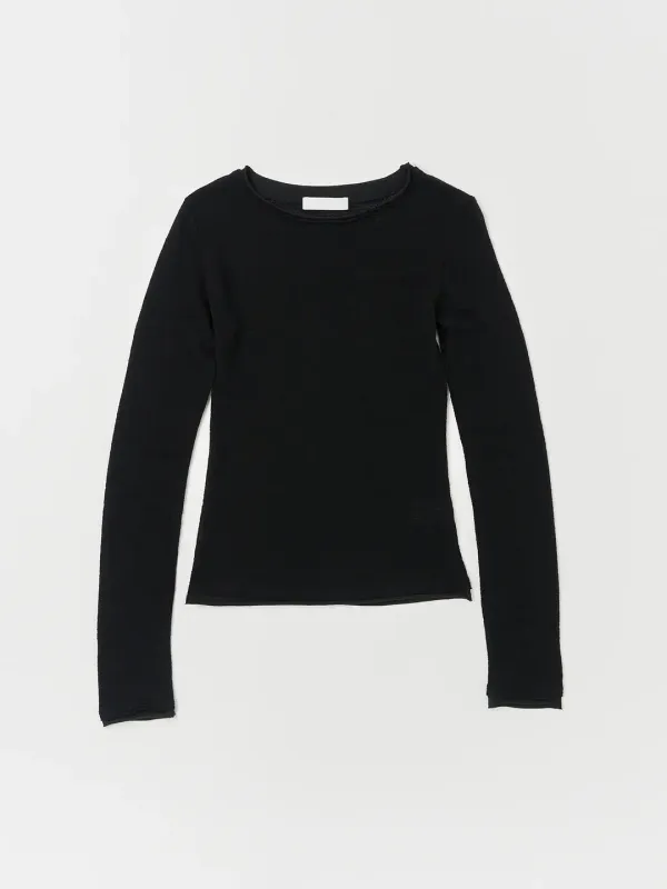 LAYERED DETAIL WOOL TOP IN BLACK