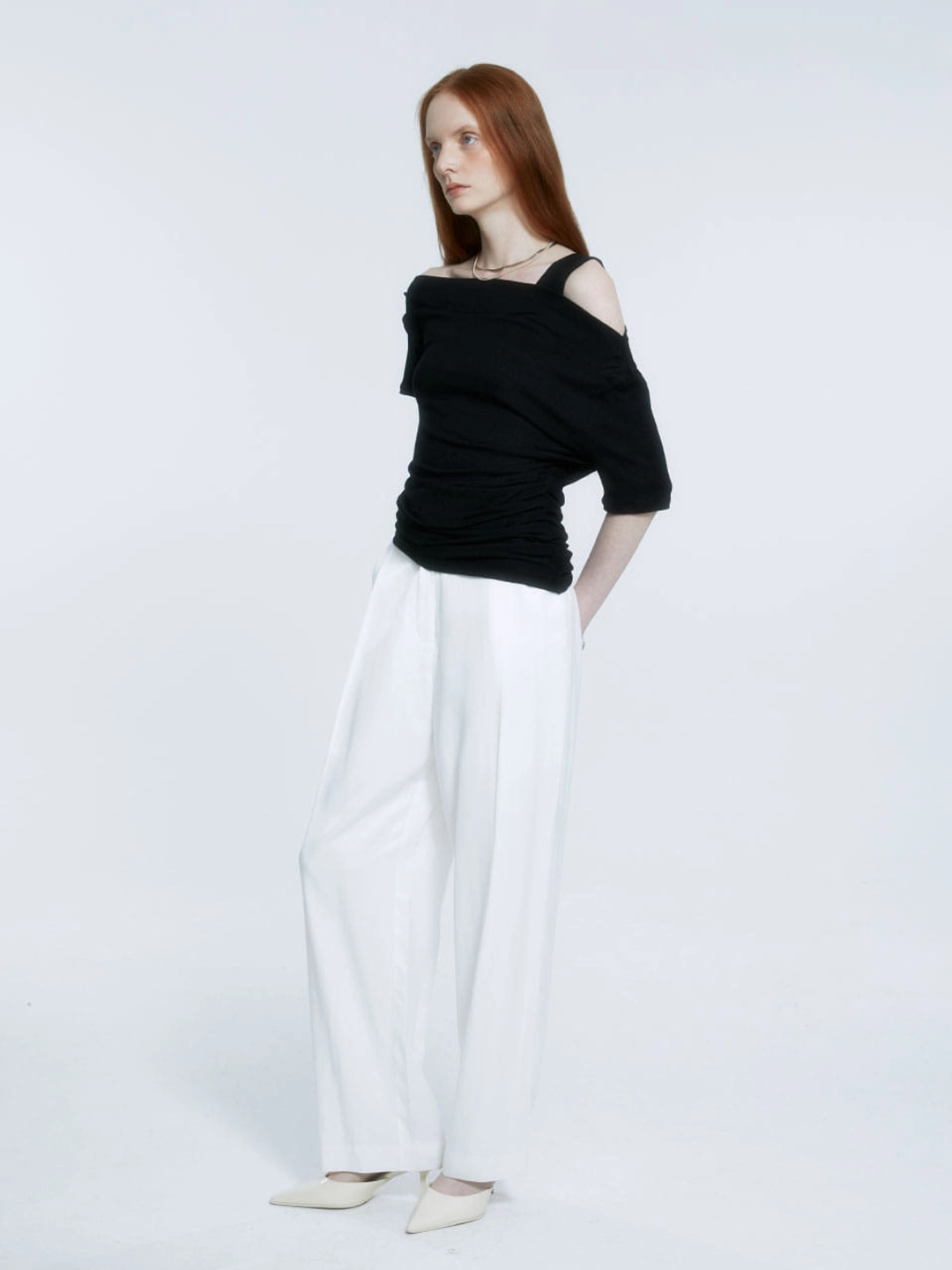 뮤제 [2nd] SAINT-GERMAIN Unbalanced Off-Shoulder Jersey Top_Black 상품 이미지 2