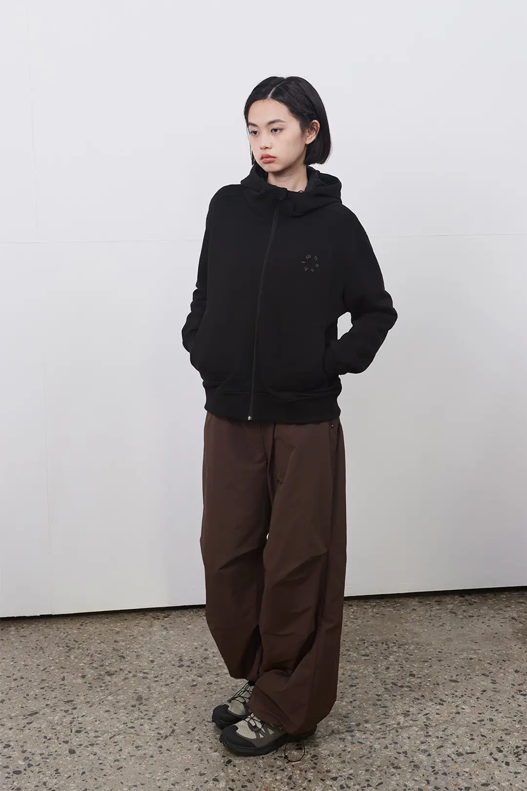 오헤시오 EFFECT NYLON PANTS, BROWN 상품 이미지 2