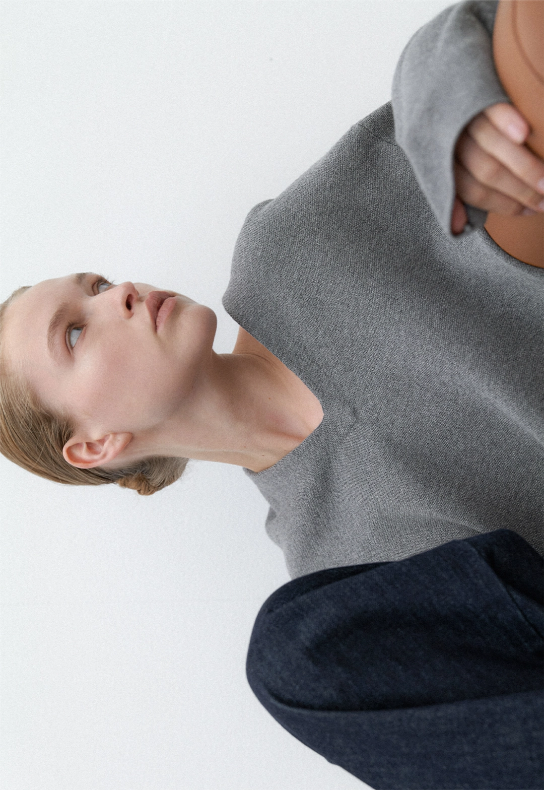 아뜰리에 나인 (T-7120)OVER SHOULDER PADDED KNIT 상품 이미지 3