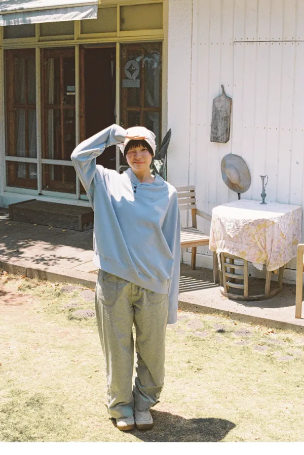 High-neck button sweatshirt (Blue)