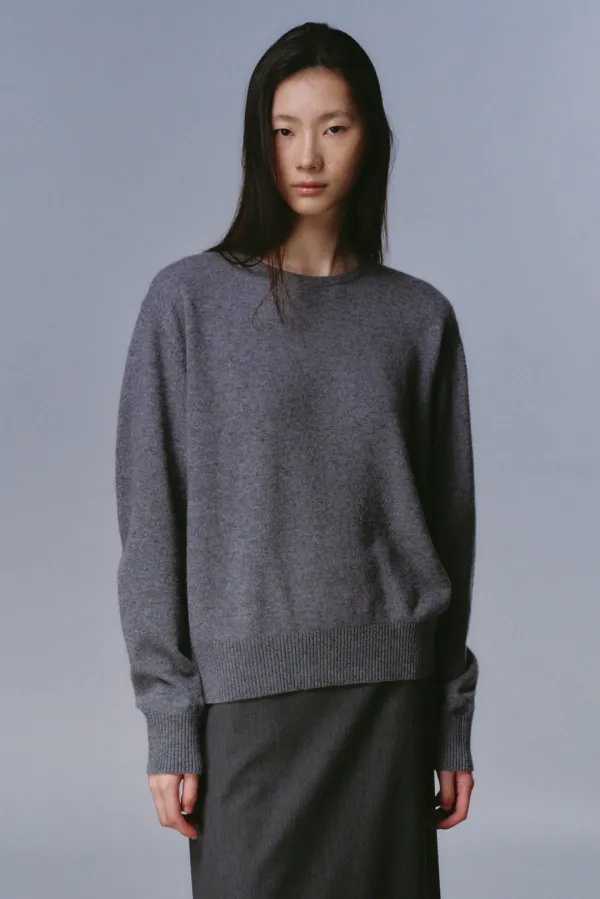 Classic Round Pullover_Gray
