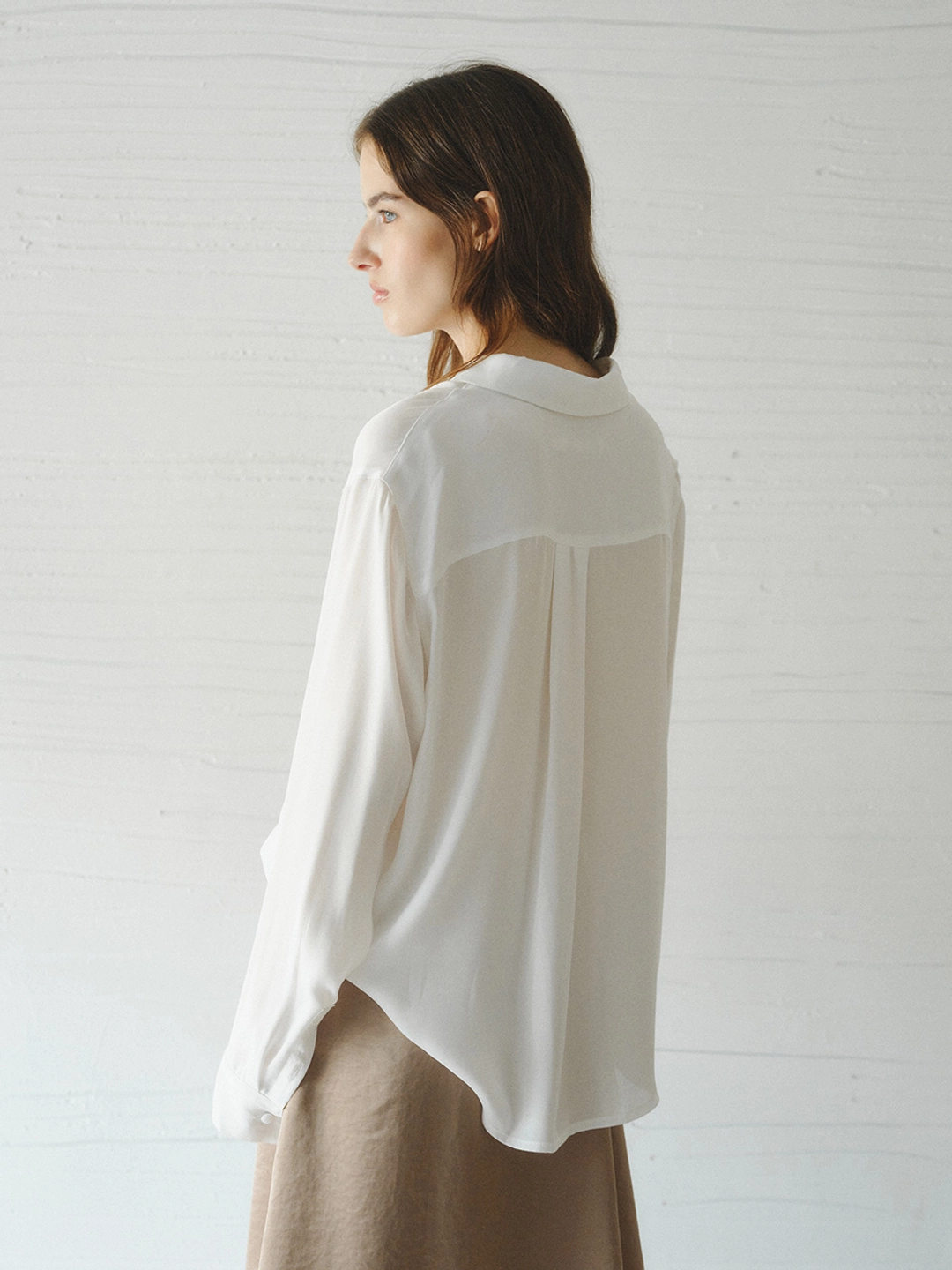 르니나 BLUENING soft blouse_white 상품 이미지 2
