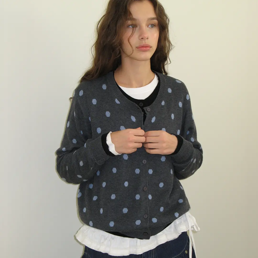 론론 DOT PATTERN LAYERED KNIT CARDIGAN CHARCOAL BLACK 상품 이미지 2