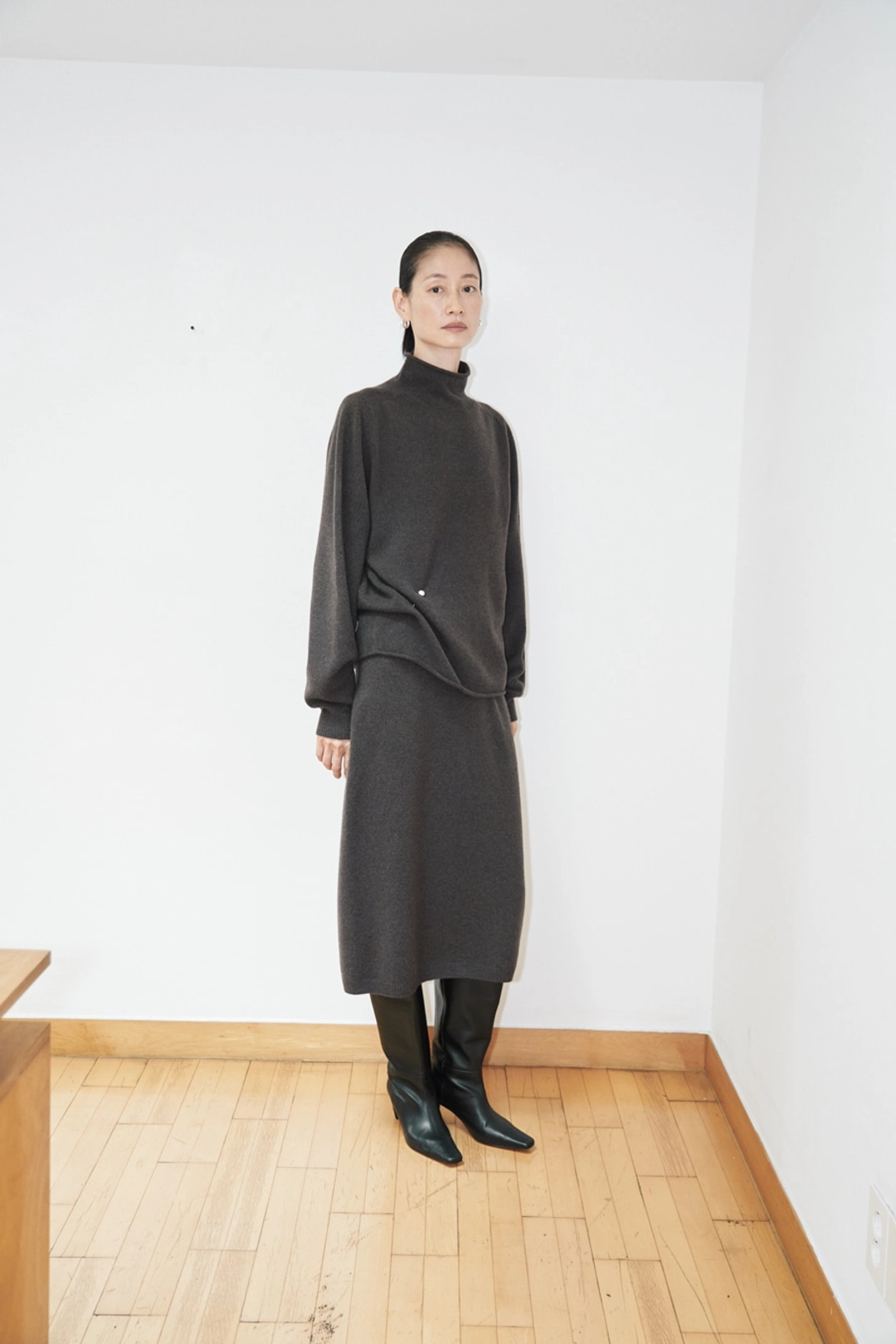 에이치에이트 [2ND] PLAIN HALF NECK SWEATER ( DARK BROWN ) 상품 이미지 3