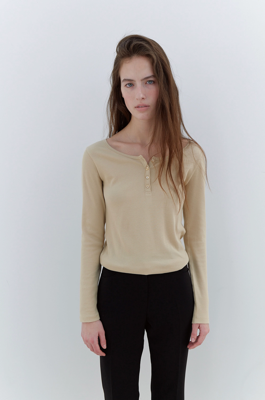 엘오61 Cally Button Top in Butter Milk 상품 이미지 1
