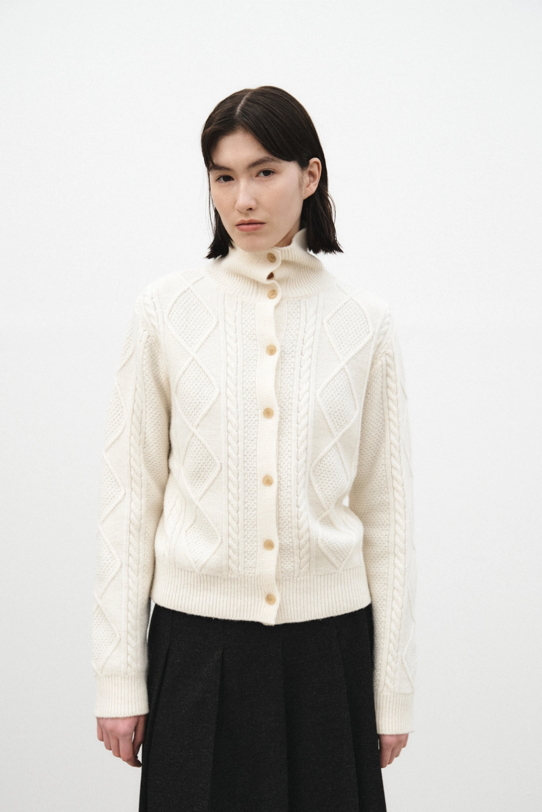브렌다 브렌든 fisher high neck cardigan - ivory 상품 이미지 2