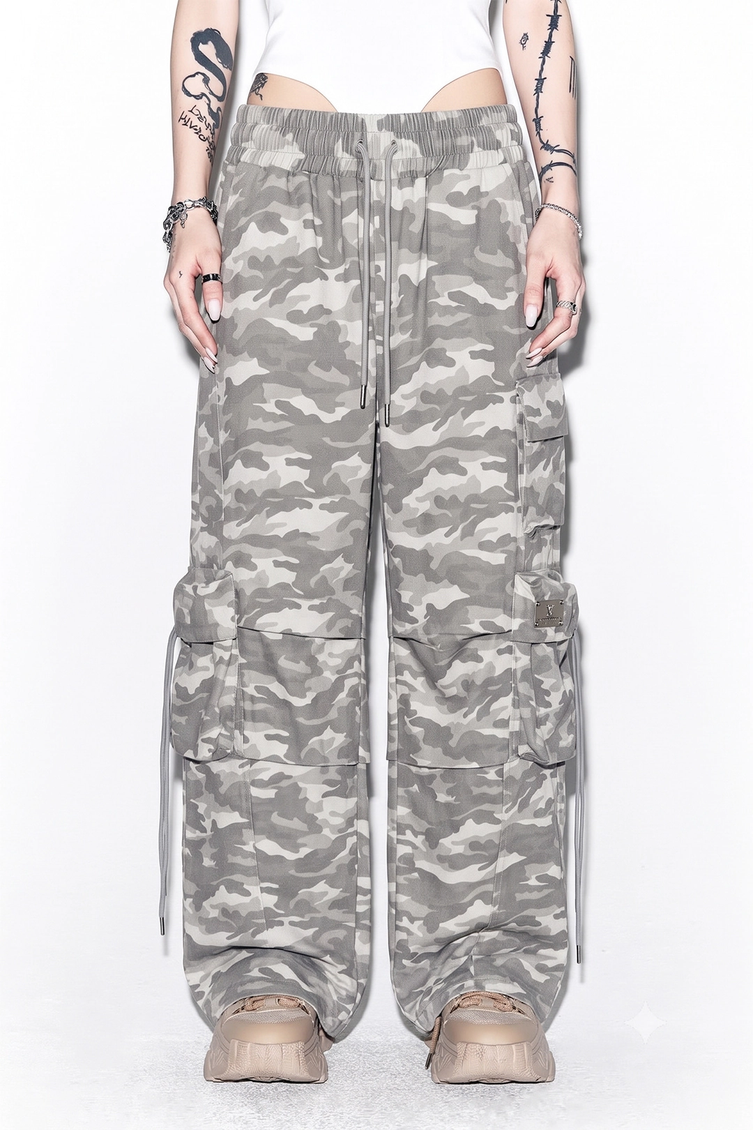 와이이이엘 SOLID POCKET WIDE BANDING PANTS WHITE CAMO 상품 이미지 2