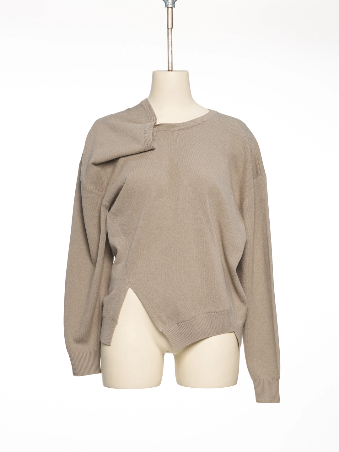 푸쉬버튼 FW26 GRAY ASYMMETRIC SNAP DETAIL KNIT TOP 상품 이미지 1
