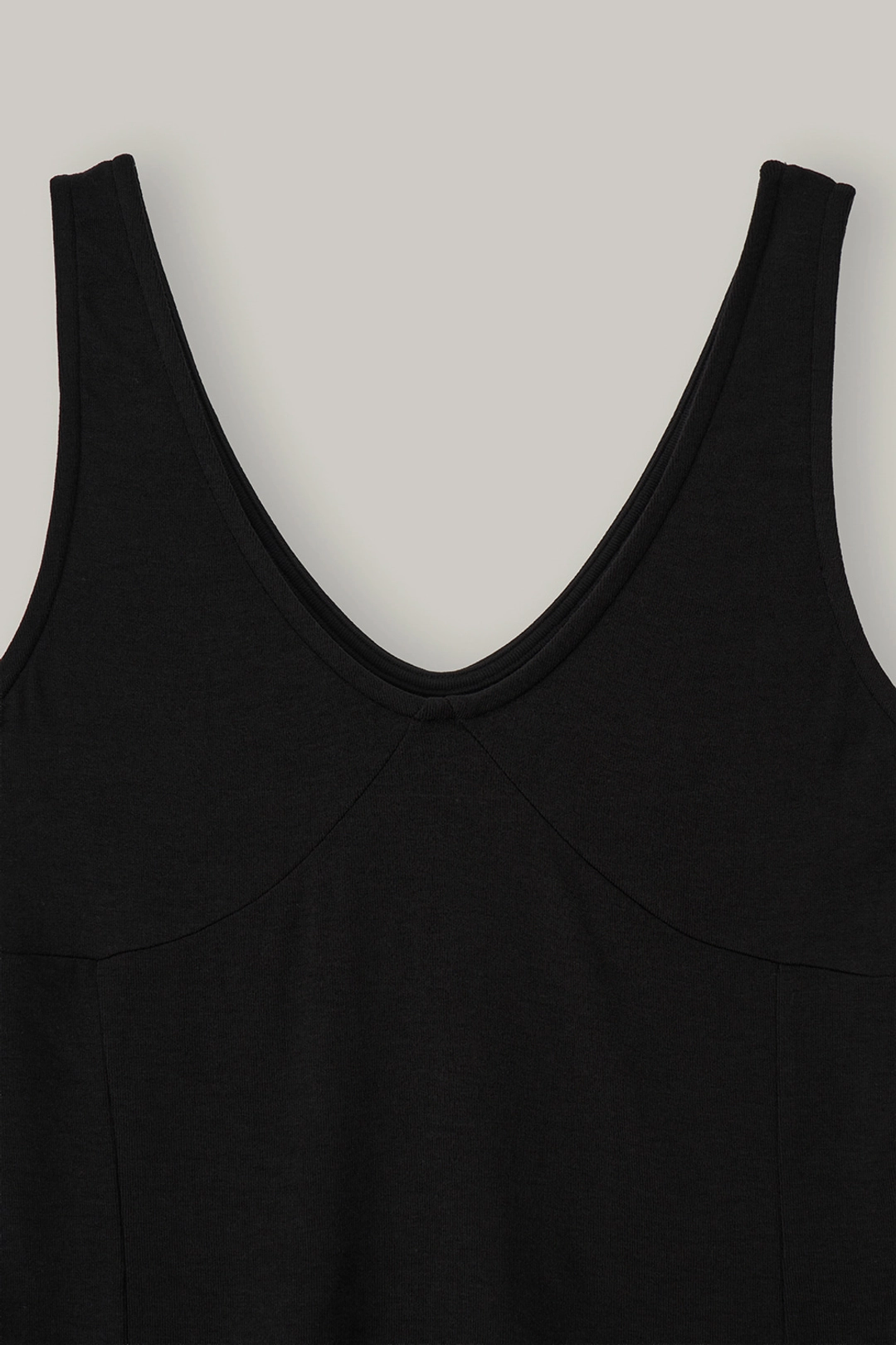 노우드 V-Line Sleeveless (Black) 상품 이미지 2