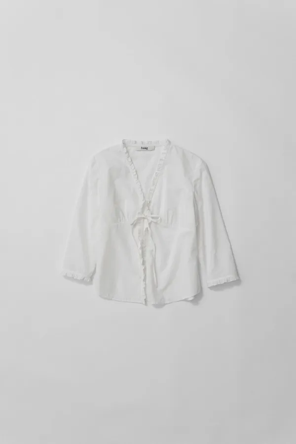 a natural blouse (white)
