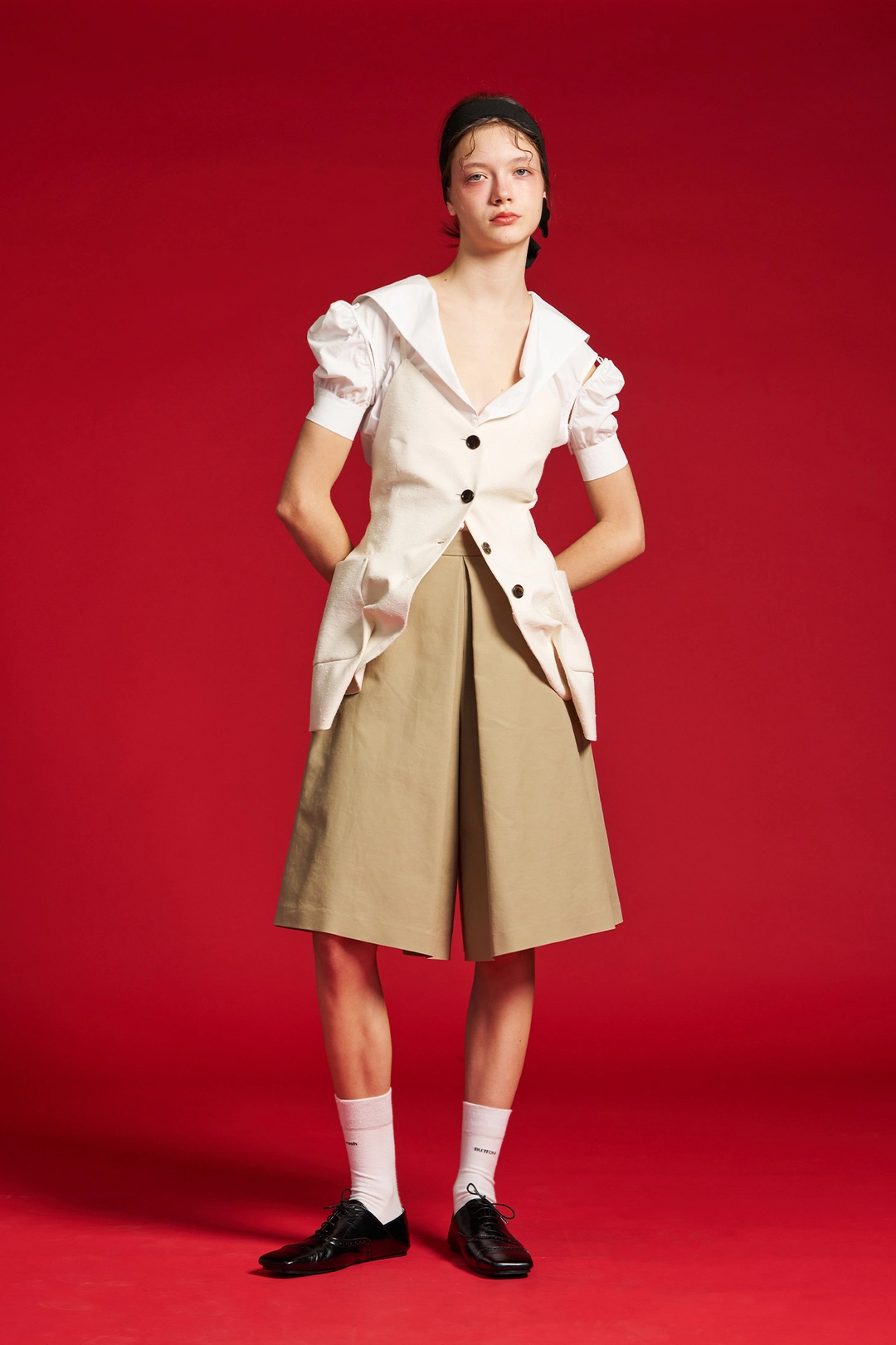 푸쉬버튼 SS26 BEIGE PLEATED A-LINE BERMUDA PANTS 상품 이미지 2